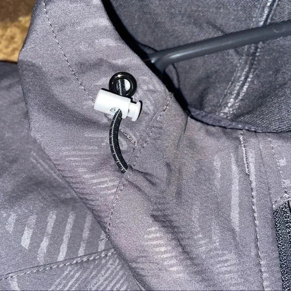 Columbia / gray with black on inside/ womens windbreaker - Picture 3 of 5